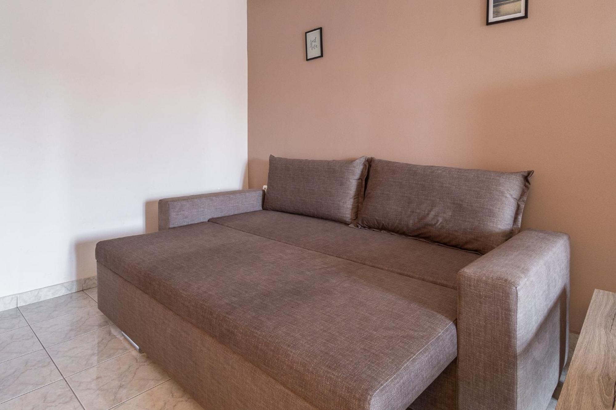 Apartment Estia Apt. With Parking *